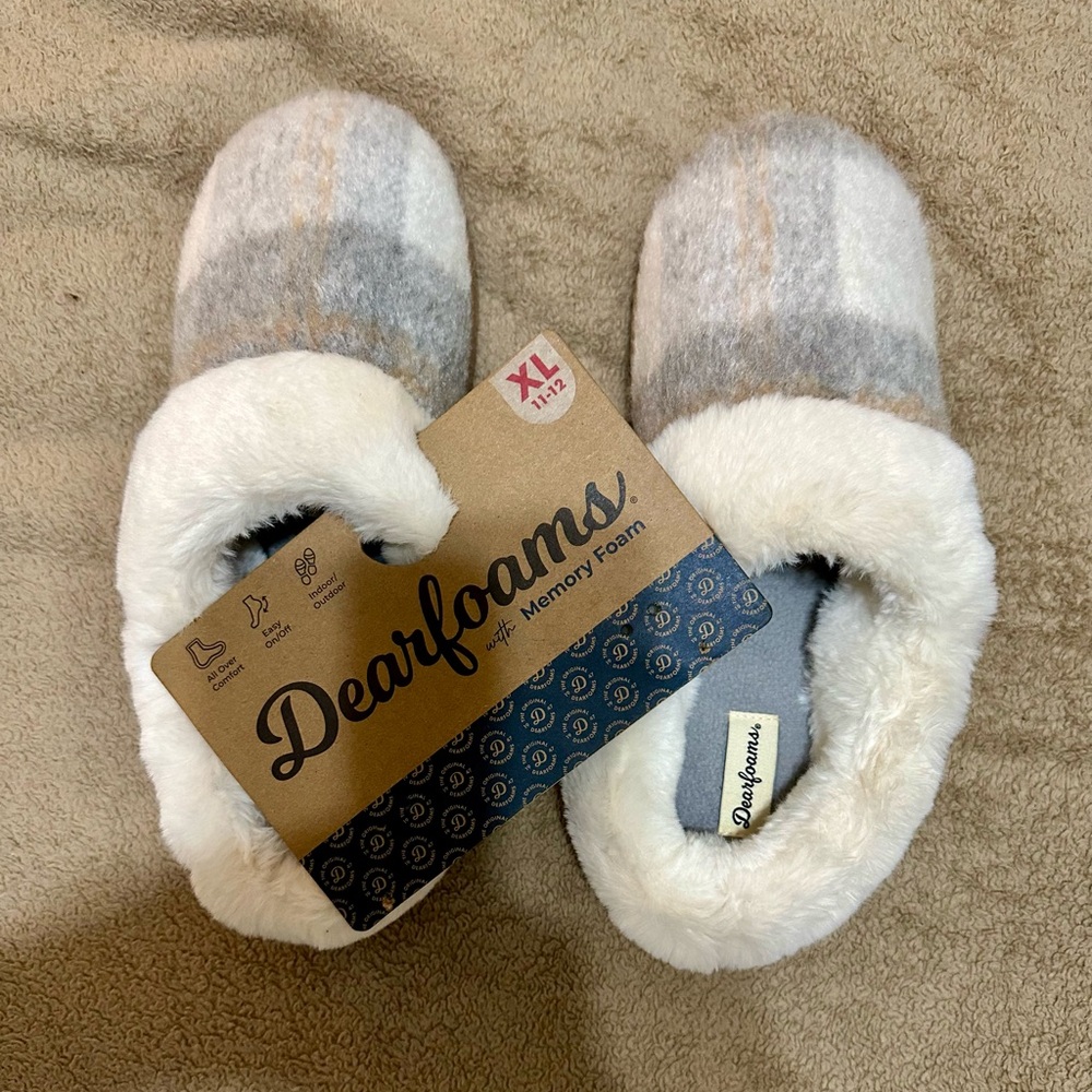 Dearfoams Grey Plaid Women’s Slippers NWT